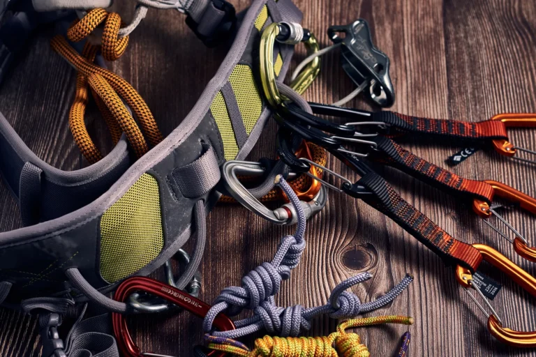 Choosing the right fall protection equipment: A comprehensive guide