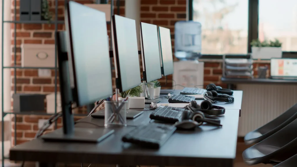 Ergonomic Principle for a healthy workstation: setting up your workspace for comfort and productivity